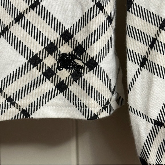 Burberry Long Sleeve - Picture 6 of 9